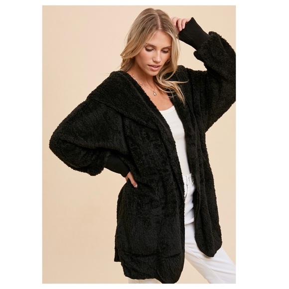 A Girl Thing Jackets & Blazers - $20 CLEARANCE 133 ❤️HEM & THREAD Black Faux fur plush hooded jacket pockets